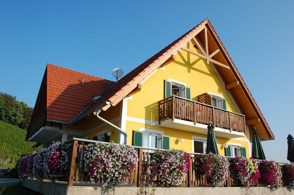 Weingut-Gaestehaus Birnstingl Гамлиц Стая снимка